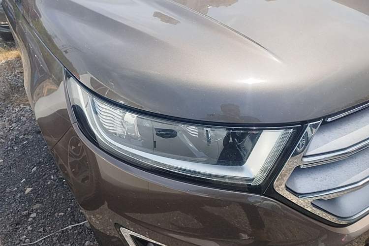 Used Ford Edge 2016 EcoBoost 245 Two-Wheel-Drive Titanium 7-Seater Right Front Headlight