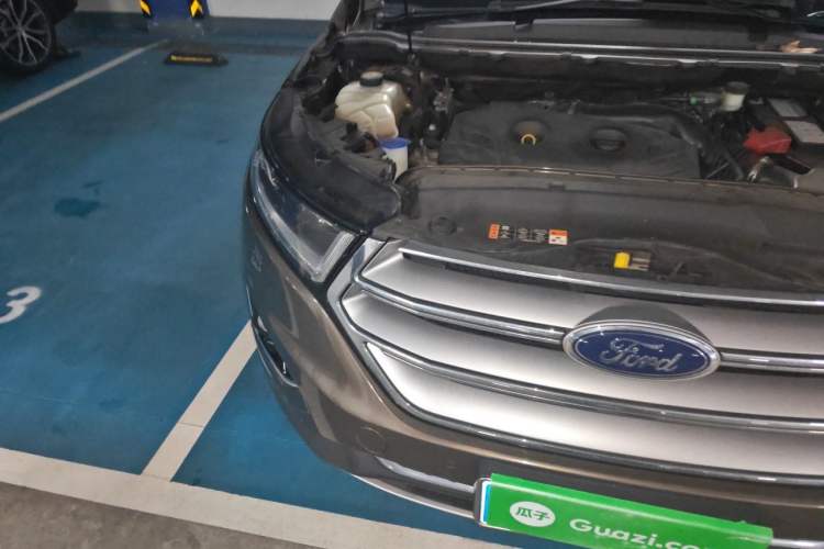 Used Ford Edge 2016 EcoBoost 245 Four-Wheel Drive Titanium 7-Seater Right Front Headlight