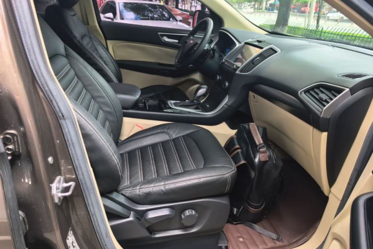 Used Ford Edge 2016 EcoBoost 245 Two-Wheel-Drive Titanium 5-Seater Right Front Seat