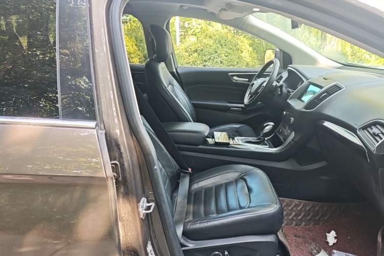 Used Ford Edge 2016 EcoBoost 245 Four-Wheel Drive Titanium Edition 7-Seater Right Front Seat