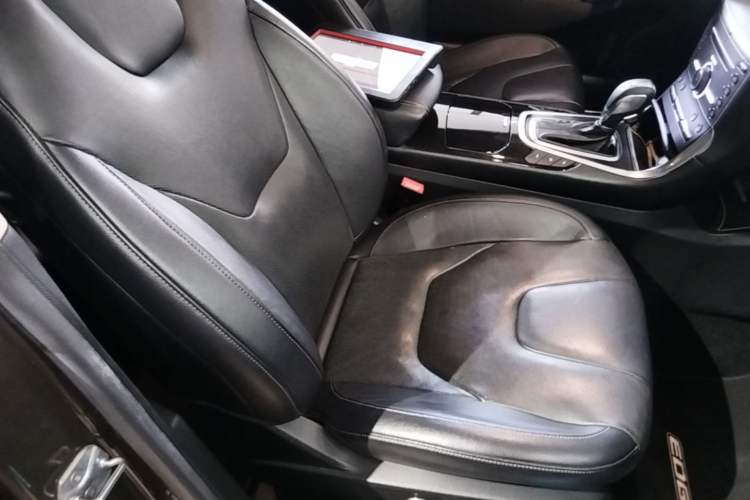 Used Ford Edge 2016 EcoBoost 245 Four-Wheel Drive Titanium 7-Seater Right Front Seat