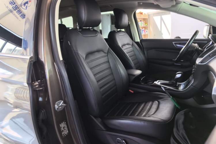 Used Ford Edge 2016 EcoBoost 245 Four-Wheel Drive Titanium Edition 7-Seater Right Front Seat