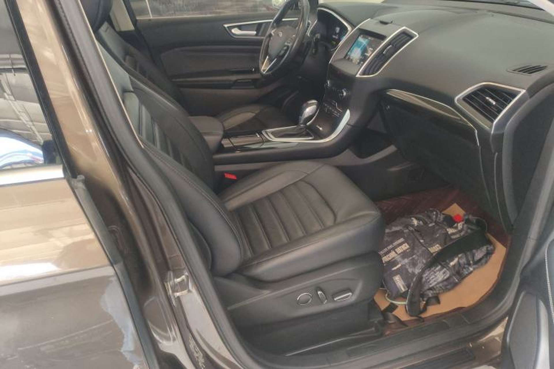 Used Ford Edge 2016 EcoBoost 245 Four-Wheel Drive Titanium Edition 7-Seater Right Front Seat
