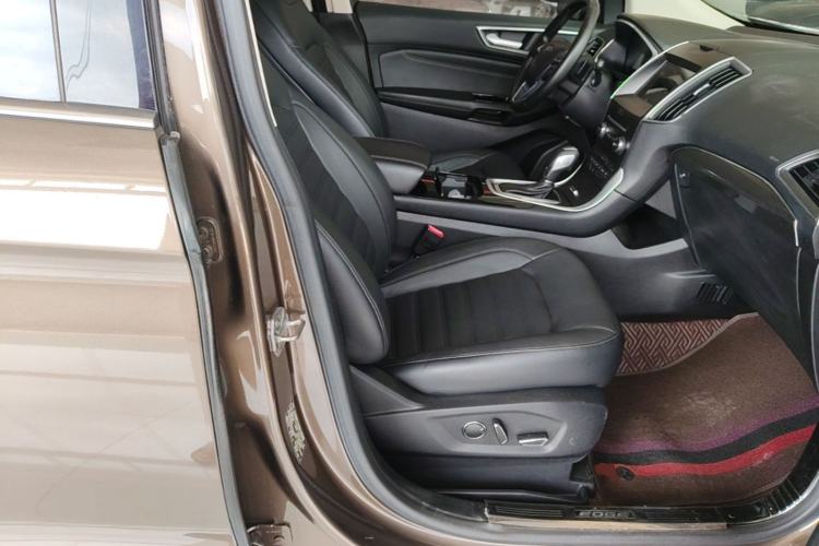 Used Ford Edge 2016 EcoBoost 245 Four-Wheel Drive Titanium Edition 7-Seater Right Front Seat