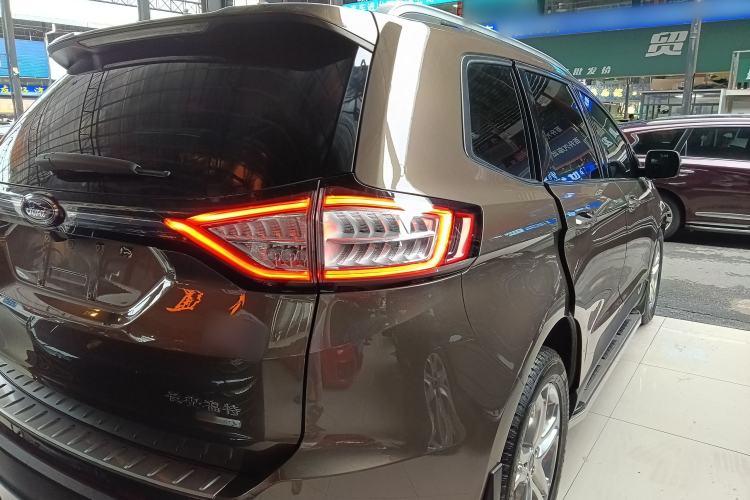 Used Ford Edge 2016 EcoBoost 245 Two-Wheel-Drive Titanium 7-Seater Right Rear Taillight