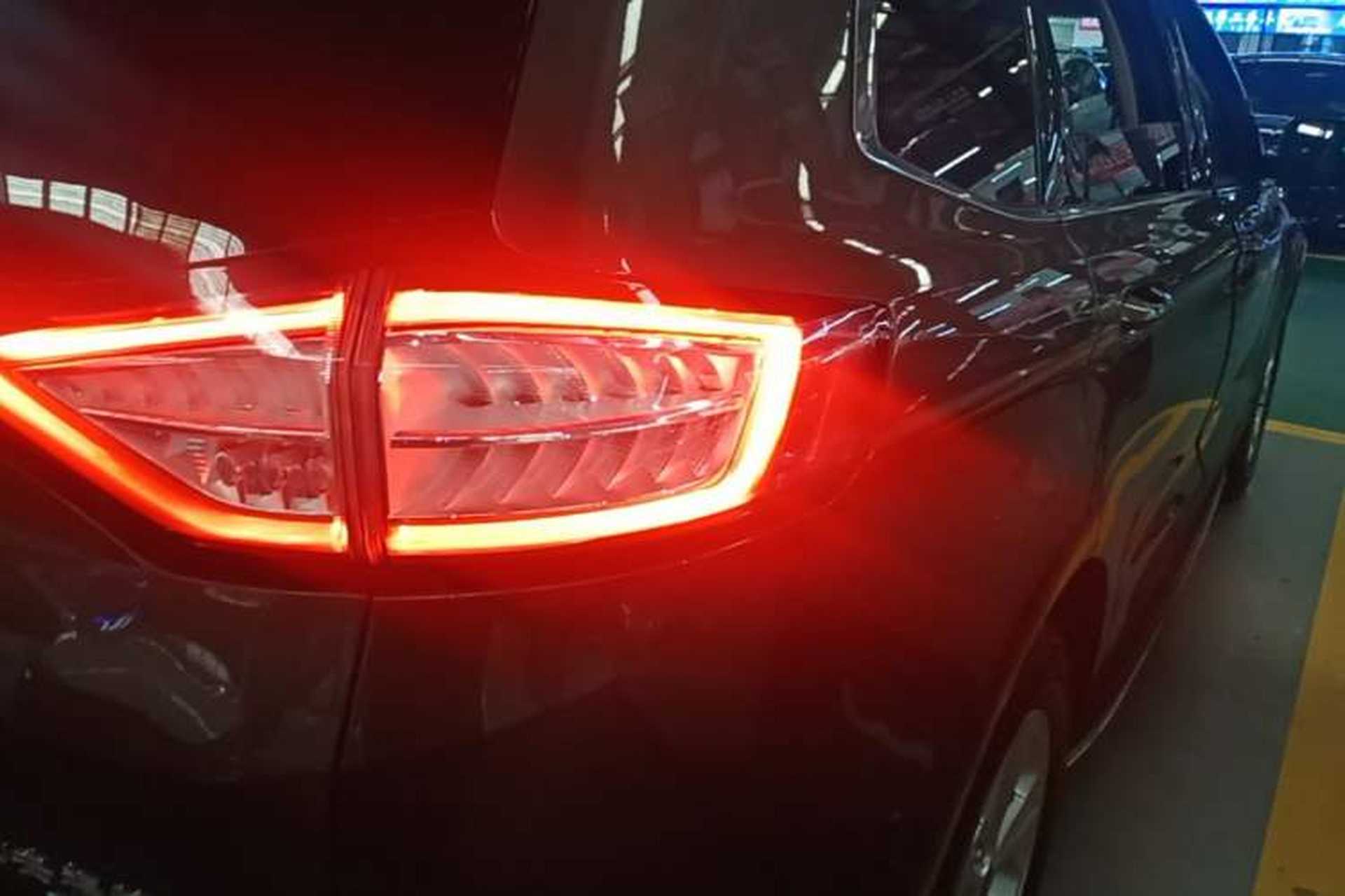 Used Ford Edge 2016 EcoBoost 245 Two-Wheel-Drive Titanium 5-Seater Right Rear Taillight