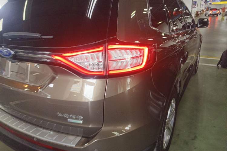 Used Ford Edge 2016 EcoBoost 245 Two-Wheel-Drive Titanium 7-Seater Right Rear Taillight