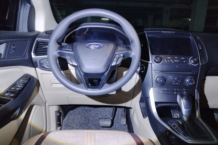 Used Ford Edge 2016 EcoBoost 245 Two-Wheel-Drive Titanium 5-Seater Steering Wheel