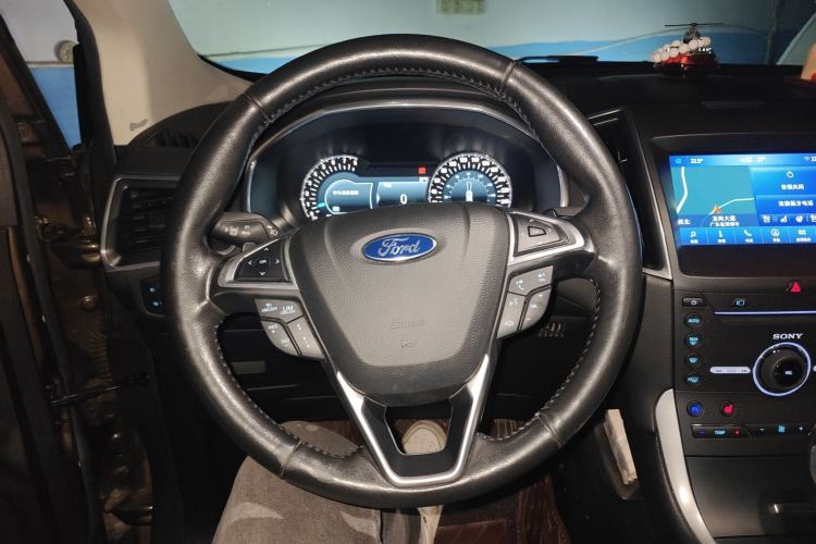 Used Ford Edge 2016 EcoBoost 245 Four-Wheel Drive Titanium 7-Seater Steering Wheel