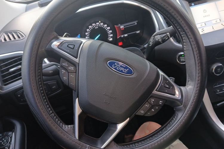 Used Ford Edge 2016 EcoBoost 245 Two-Wheel-Drive Titanium 7-Seater Steering Wheel