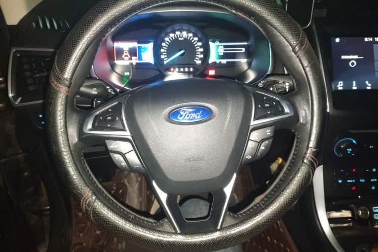 Used Ford Edge 2016 EcoBoost 245 Four-Wheel Drive Titanium Edition 7-Seater Steering Wheel