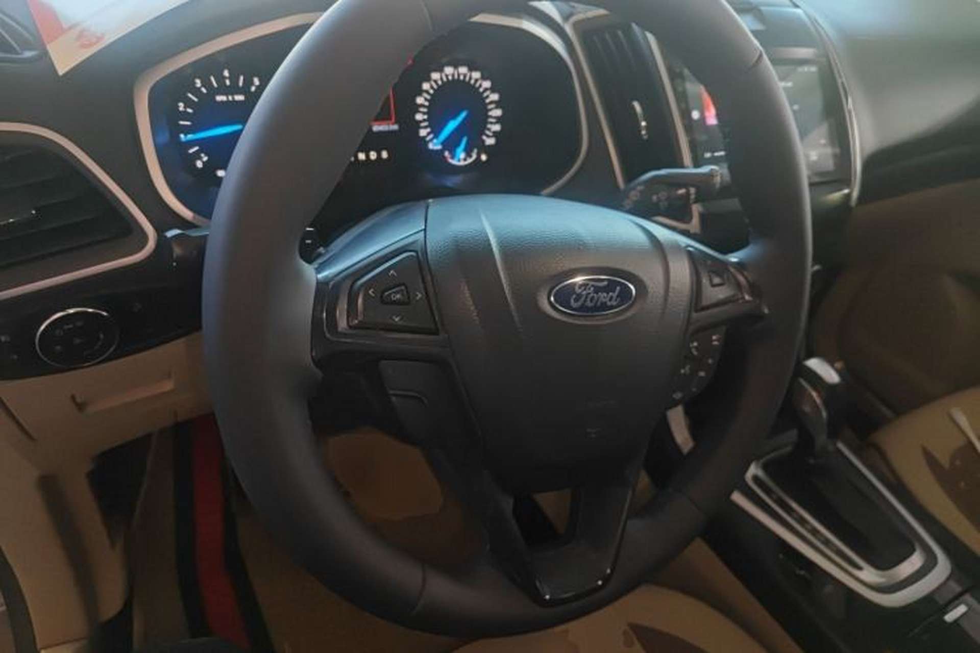 Used Ford Edge 2016 EcoBoost 245 Two-Wheel-Drive Titanium 5-Seater Steering Wheel