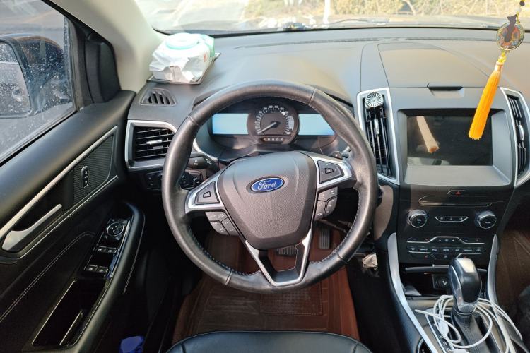 Used Ford Edge 2016 EcoBoost 245 Four-Wheel Drive Titanium Edition 7-Seater Steering Wheel