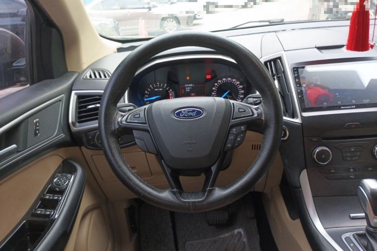 Used Ford Edge 2016 EcoBoost 245 Two-Wheel-Drive Titanium 5-Seater Steering Wheel