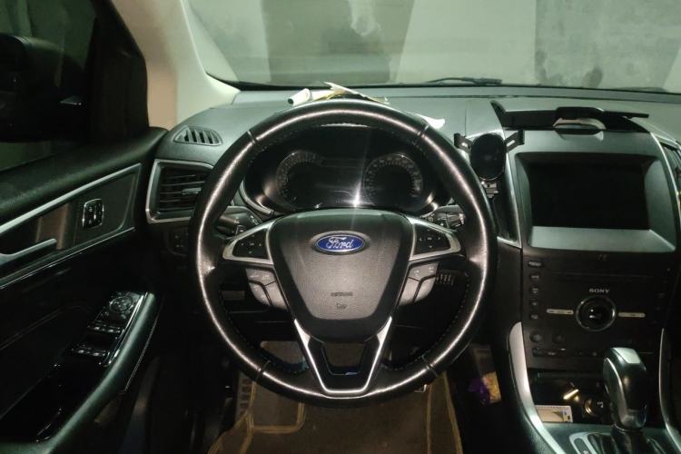 Used Ford Edge 2016 EcoBoost 245 Four-Wheel Drive Titanium 7-Seater Steering Wheel