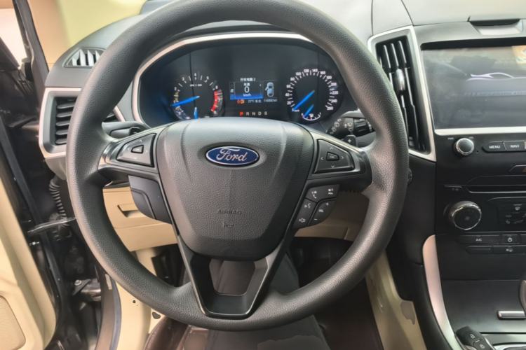 Used Ford Edge 2016 EcoBoost 245 Two-Wheel-Drive Titanium 5-Seater Steering Wheel