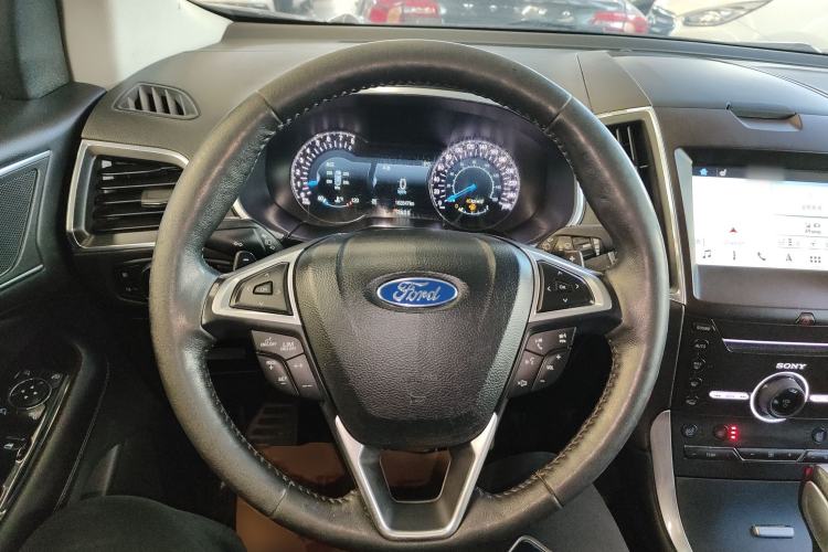 Used Ford Edge 2016 EcoBoost 245 Four-Wheel Drive Titanium 7-Seater Steering Wheel