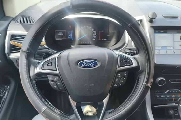 Used Ford Edge 2016 EcoBoost 245 Two-Wheel-Drive Titanium 7-Seater Steering Wheel