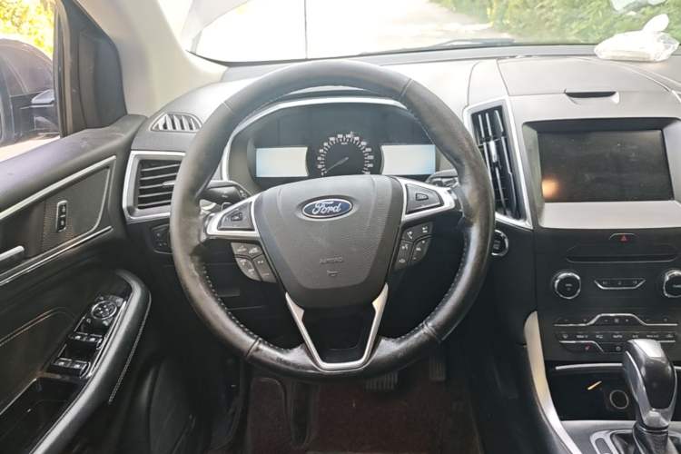 Used Ford Edge 2016 EcoBoost 245 Four-Wheel Drive Titanium Edition 7-Seater Steering Wheel