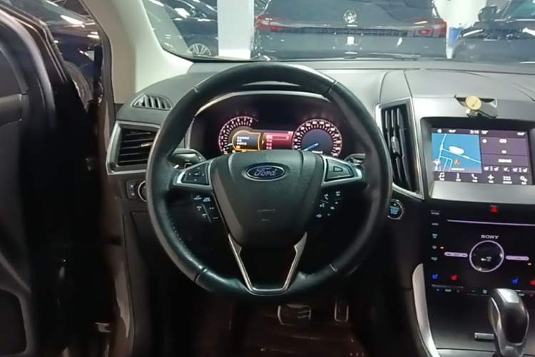 Used Ford Edge 2016 EcoBoost 245 Four-Wheel Drive Titanium 7-Seater Steering Wheel