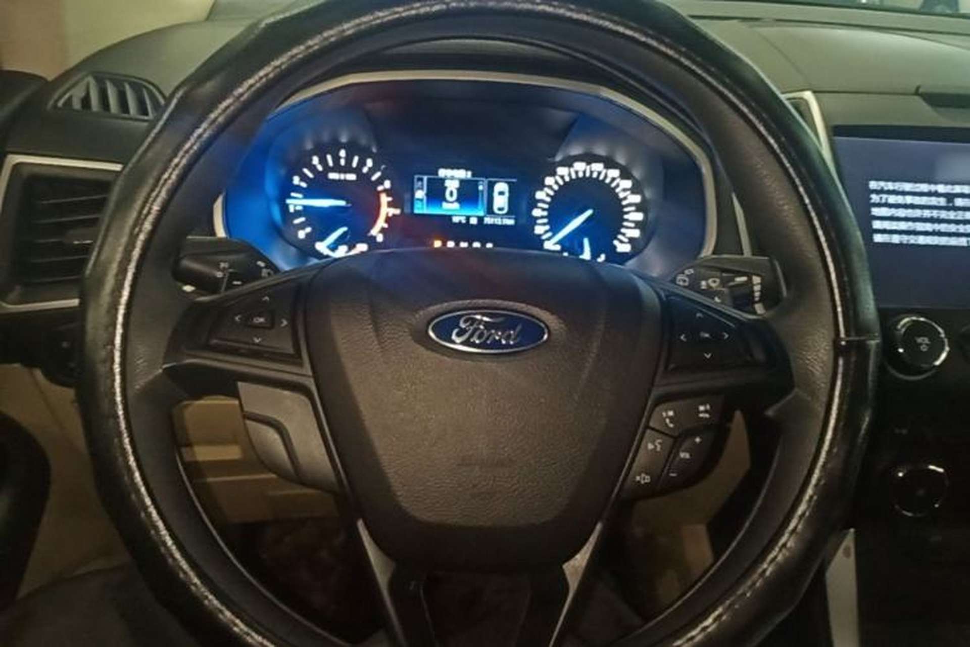 Used Ford Edge 2016 EcoBoost 245 Two-Wheel-Drive Titanium 5-Seater Steering Wheel
