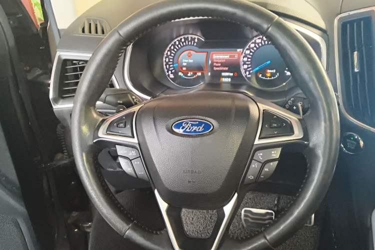 Used Ford Edge 2016 EcoBoost 245 Four-Wheel Drive Titanium 7-Seater Steering Wheel
