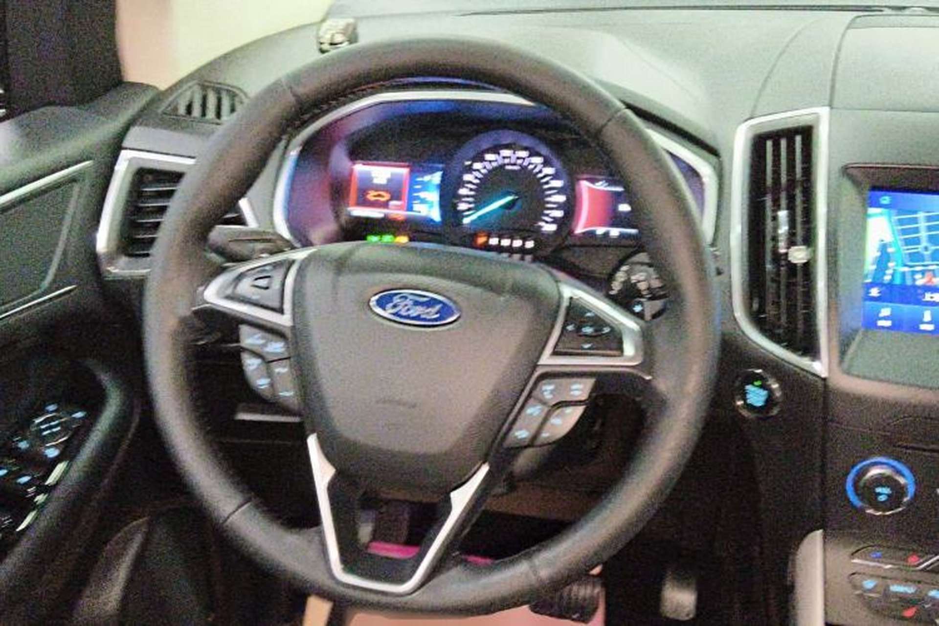 Used Ford Edge 2016 EcoBoost 245 Four-Wheel Drive Titanium Edition 7-Seater Steering Wheel