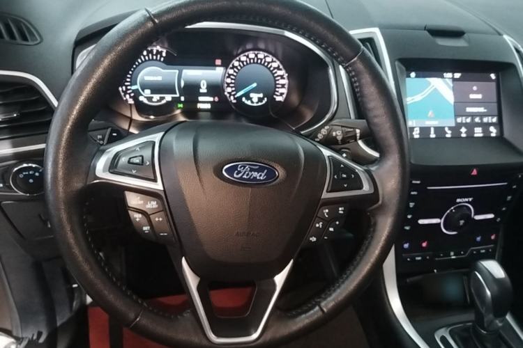 Used Ford Edge 2016 EcoBoost 245 Four-Wheel Drive Titanium 7-Seater Steering Wheel