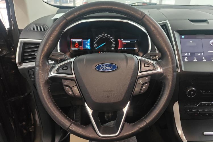 Used Ford Edge 2016 EcoBoost 245 Two-Wheel-Drive Titanium 7-Seater Steering Wheel