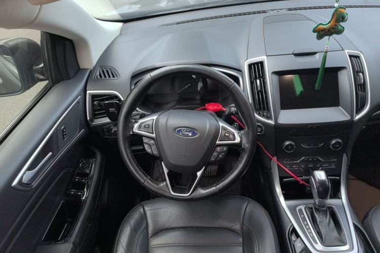 Used Ford Edge 2016 EcoBoost 245 Four-Wheel Drive Titanium Edition 7-Seater Steering Wheel