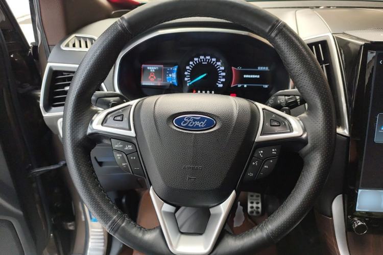 Used Ford Edge 2016 EcoBoost 245 Two-Wheel-Drive Titanium 7-Seater Steering Wheel