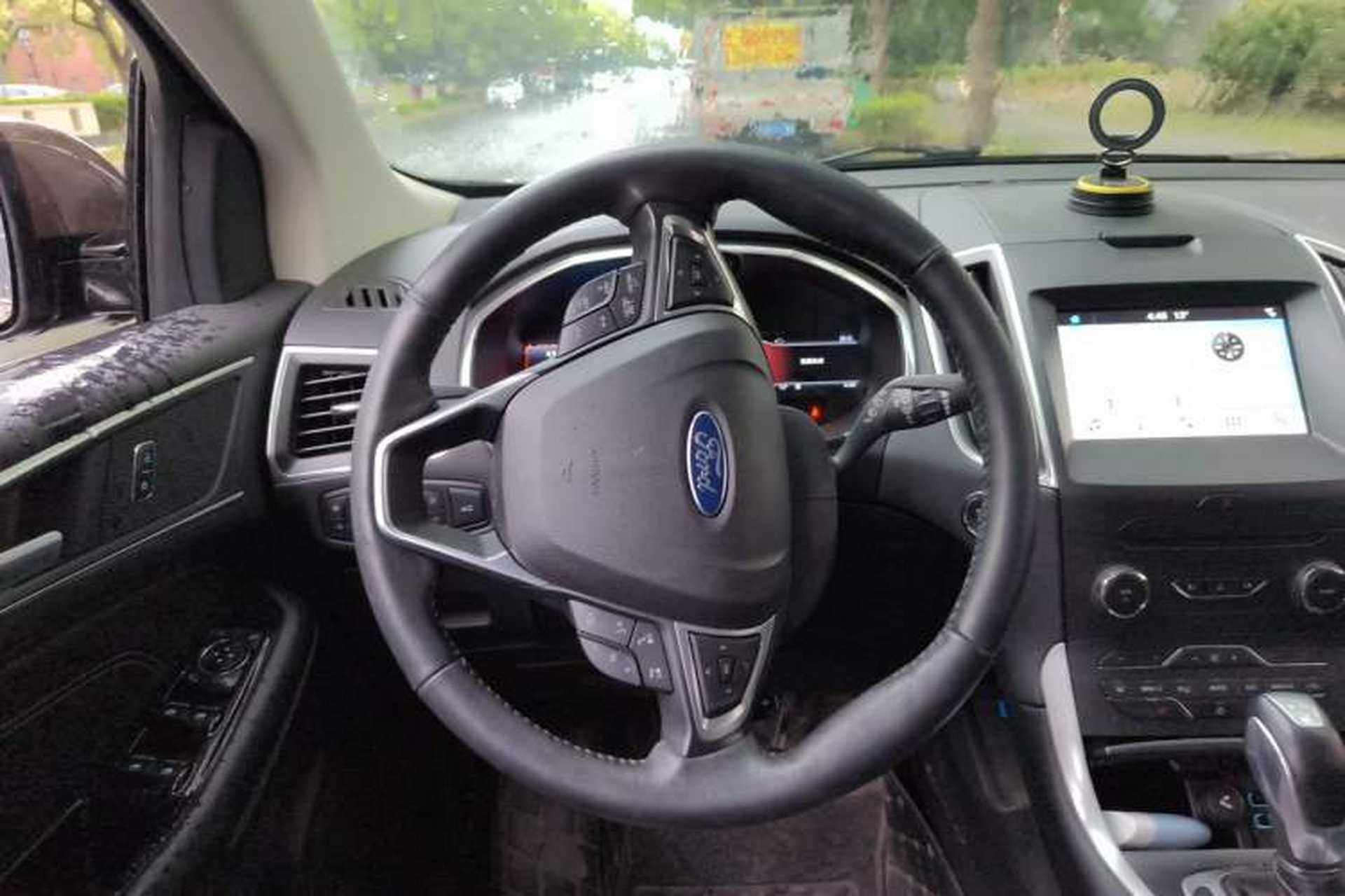 Used Ford Edge 2016 EcoBoost 245 Two-Wheel-Drive Titanium 7-Seater Steering Wheel