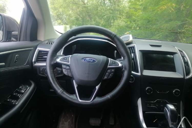 Used Ford Edge 2016 EcoBoost 245 Four-Wheel Drive Titanium Edition 7-Seater Steering Wheel