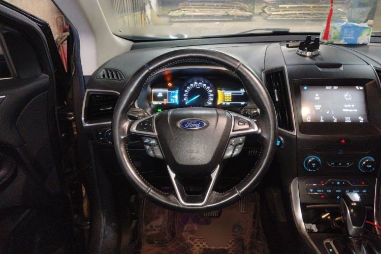 Used Ford Edge 2016 EcoBoost 245 Two-Wheel-Drive Titanium 7-Seater Steering Wheel
