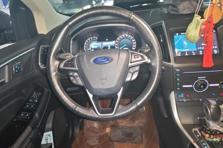 Used Ford Edge 2016 EcoBoost 245 Four-Wheel Drive Titanium 7-Seater Steering Wheel