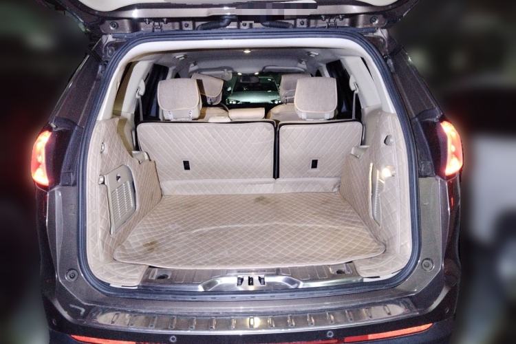 Used Ford Edge 2016 EcoBoost 245 Two-Wheel-Drive Titanium 5-Seater Trunk