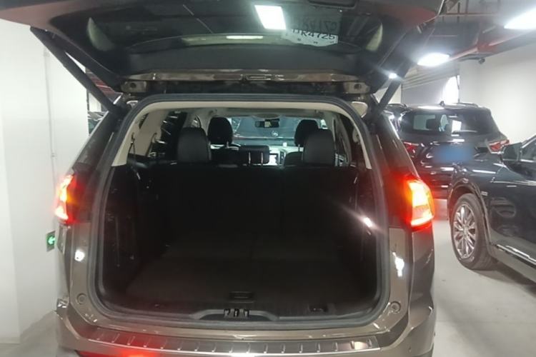 Used Ford Edge 2016 EcoBoost 245 Four-Wheel Drive Titanium 7-Seater Trunk