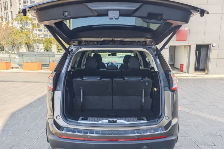 Used Ford Edge 2016 EcoBoost 245 Two-Wheel-Drive Titanium 7-Seater Trunk