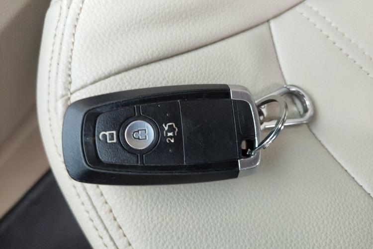 Used Ford Edge 2016 EcoBoost 245 Two-Wheel-Drive Titanium 5-Seater Vehicle Key