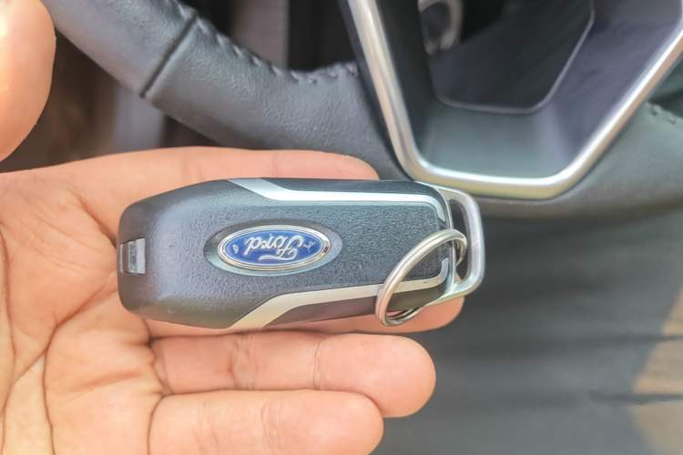 Used Ford Edge 2016 EcoBoost 245 Two-Wheel-Drive Titanium 7-Seater Vehicle Key