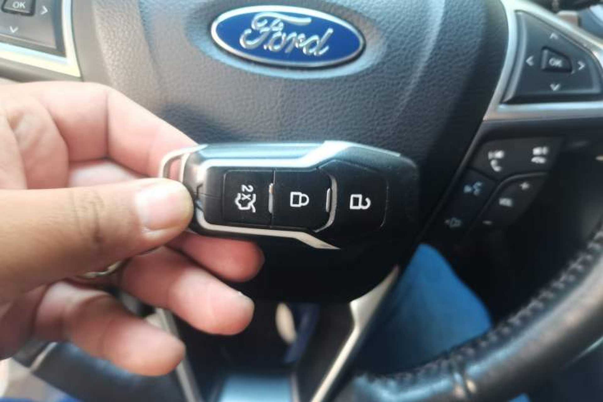 Used Ford Edge 2016 EcoBoost 245 Four-Wheel Drive Titanium Edition 7-Seater Vehicle Key