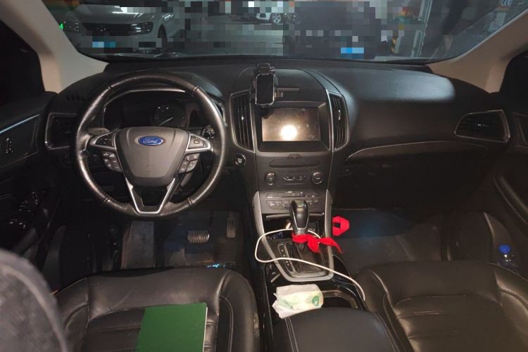 Used Ford Edge 2016 EcoBoost 245 Two-Wheel-Drive Titanium 7-Seater Center Console