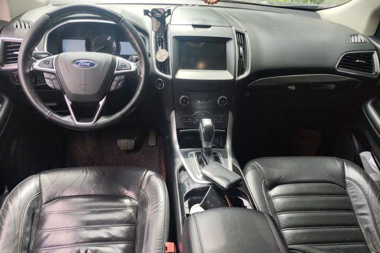 Used Ford Edge 2016 EcoBoost 245 Four-Wheel Drive Titanium Edition 7-Seater Center Console
