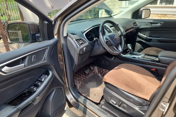 Used Ford Edge 2016 EcoBoost 245 Two-Wheel-Drive Titanium 7-Seater Driver Seat