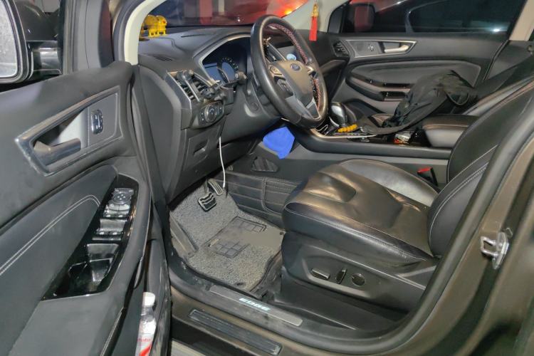 Used Ford Edge 2016 EcoBoost 245 Four-Wheel Drive Titanium 7-Seater Driver Seat