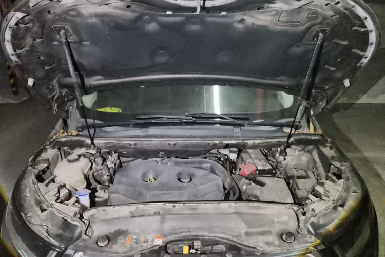 Used Ford Edge 2016 EcoBoost 245 Two-Wheel-Drive Titanium 7-Seater Engine Bay