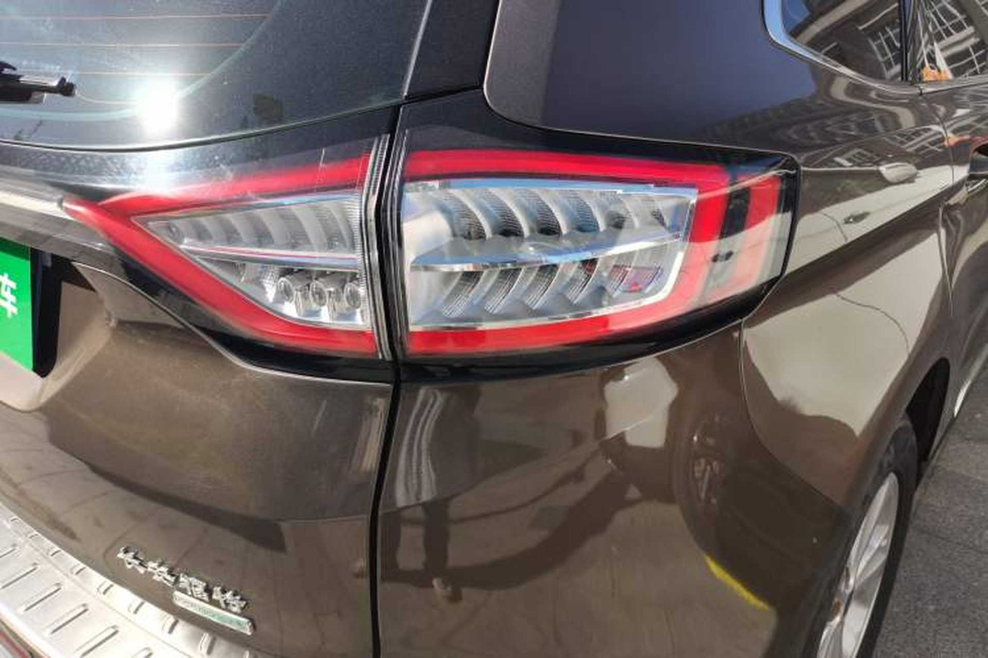 Used Ford Edge 2016 EcoBoost 245 Two-Wheel-Drive Titanium 5-Seater Exterior 6