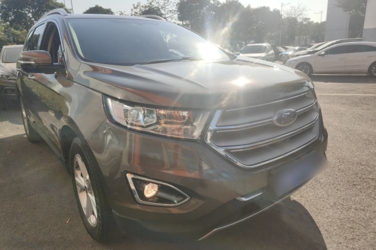 Used Ford Edge 2016 EcoBoost 245 Two-Wheel-Drive Titanium 5-Seater Front Right 45 Deg