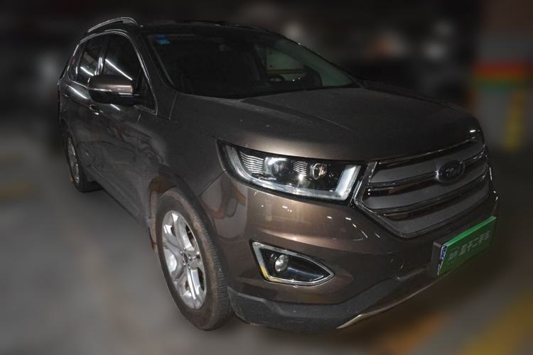 Used Ford Edge 2016 EcoBoost 245 Two-Wheel-Drive Titanium 7-Seater Front Right 45 Deg