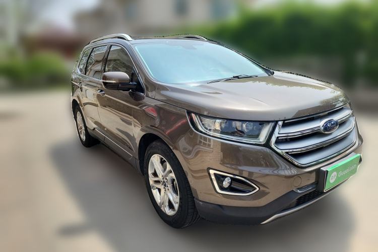 Used Ford Edge 2016 EcoBoost 245 Two-Wheel-Drive Titanium 7-Seater Front Right 45 Deg